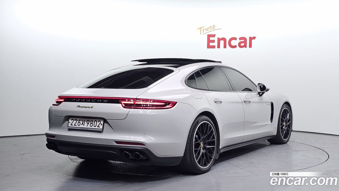 Porsche Panamera 2020
