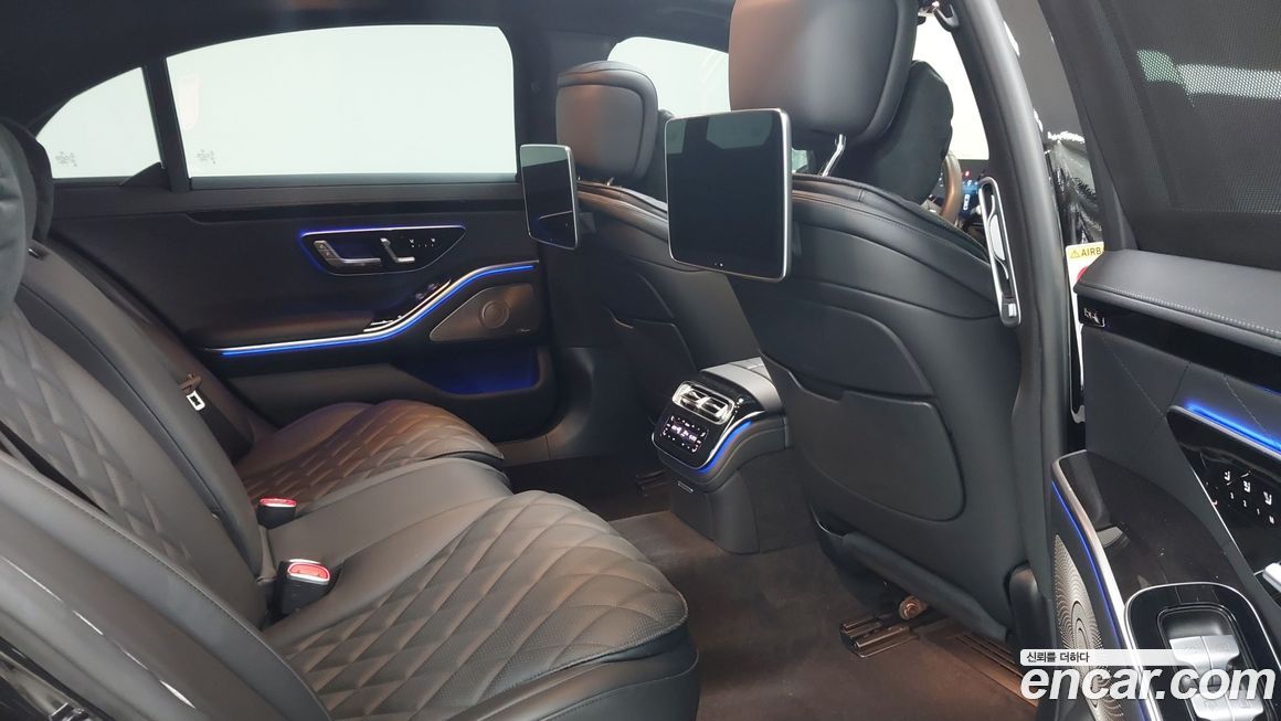 Mercedes-Benz S-Class 2024