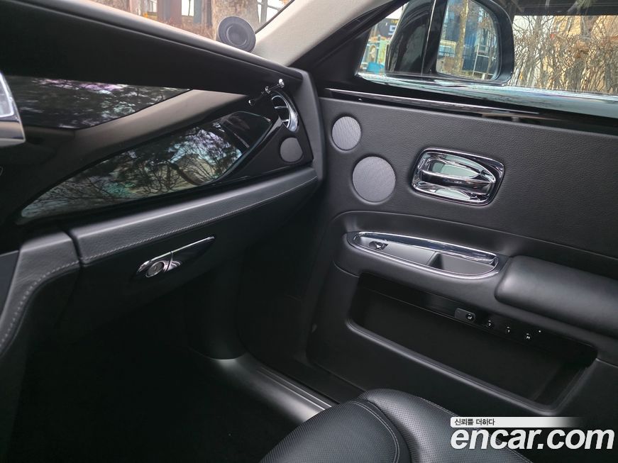 Rolls-Royce Ghost 2015