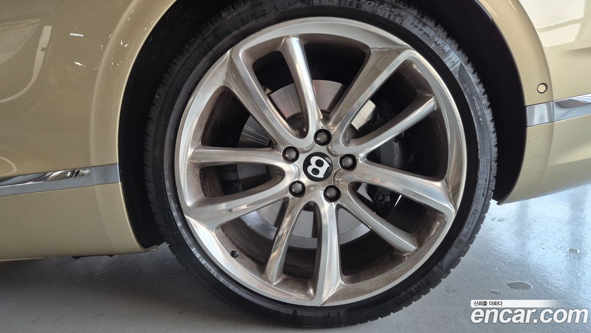 Bentley Continental 2023