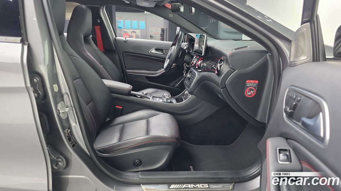 Mercedes-Benz GLA-Class 2015