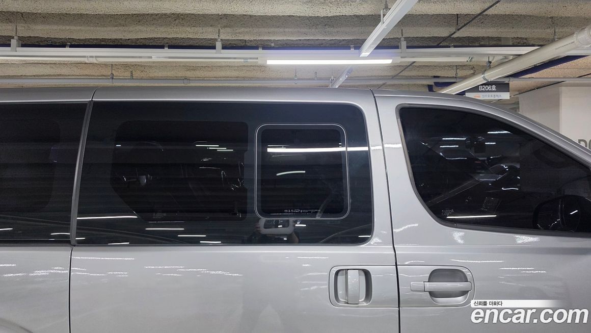 Hyundai Starex 2019