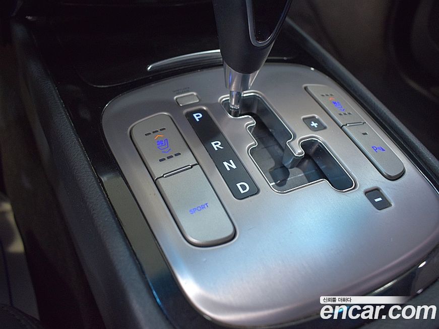 Hyundai Genesis 2012