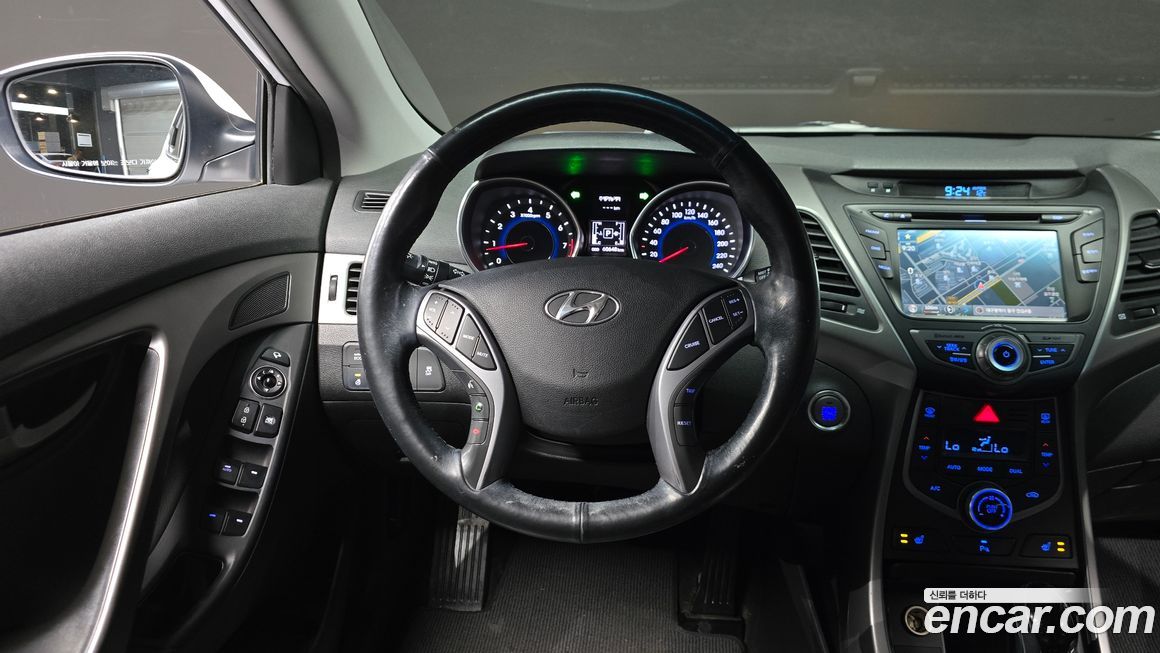 Hyundai AVANTE 2015