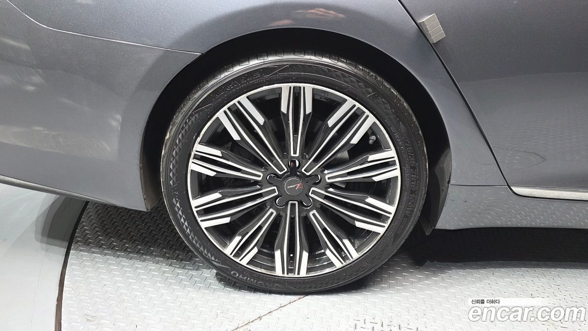 Hyundai Genesis 2016