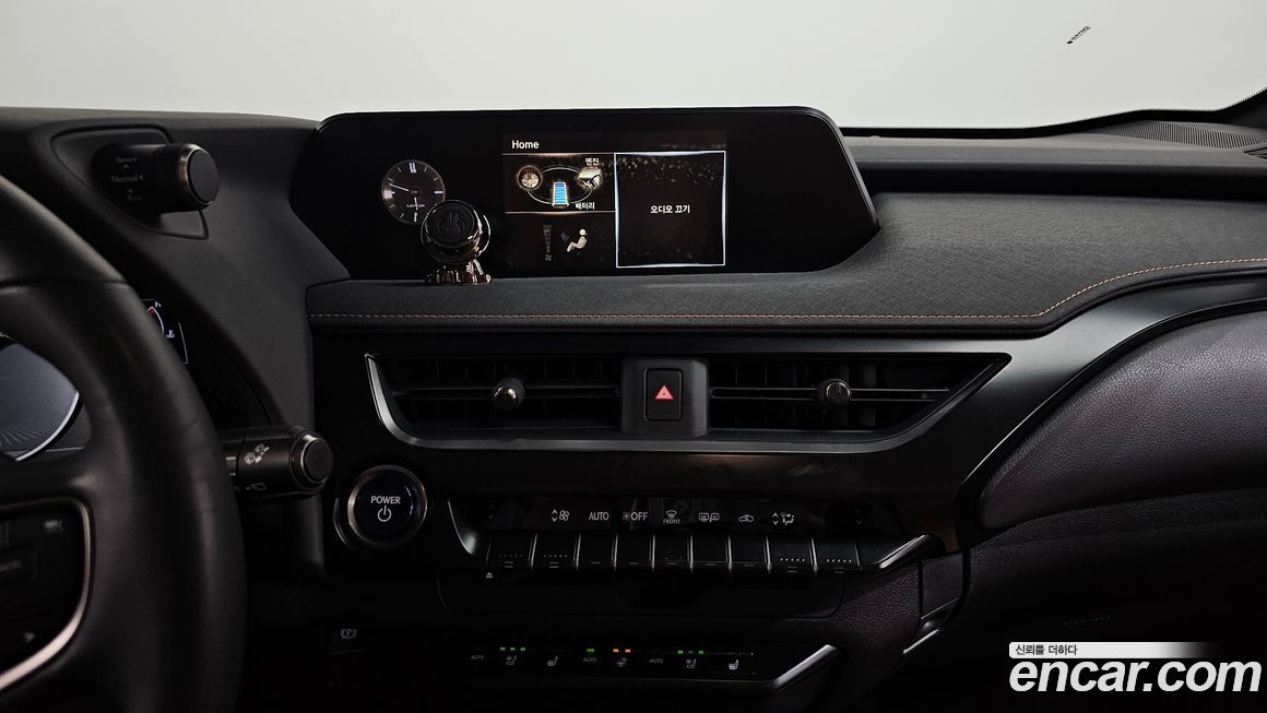 Lexus UX 2019