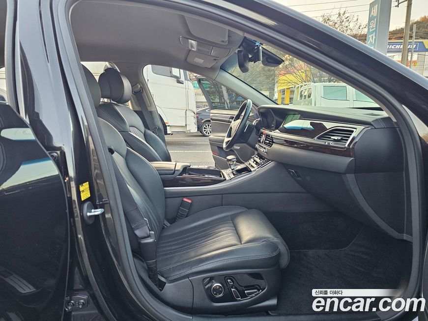 Genesis EQ900 2018