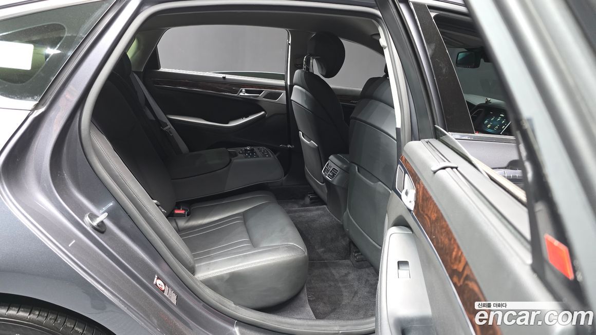 Hyundai Genesis 2016