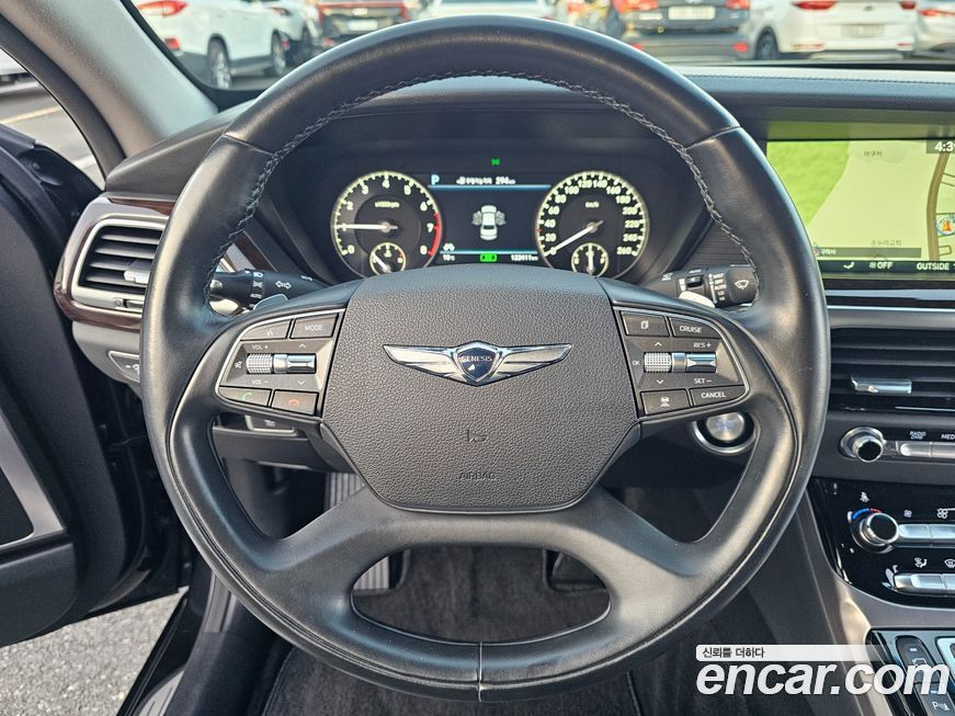 Genesis EQ900 2018
