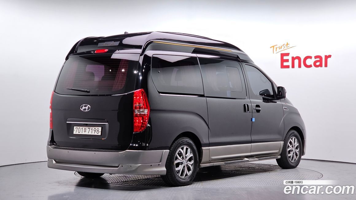 Hyundai Starex 2018