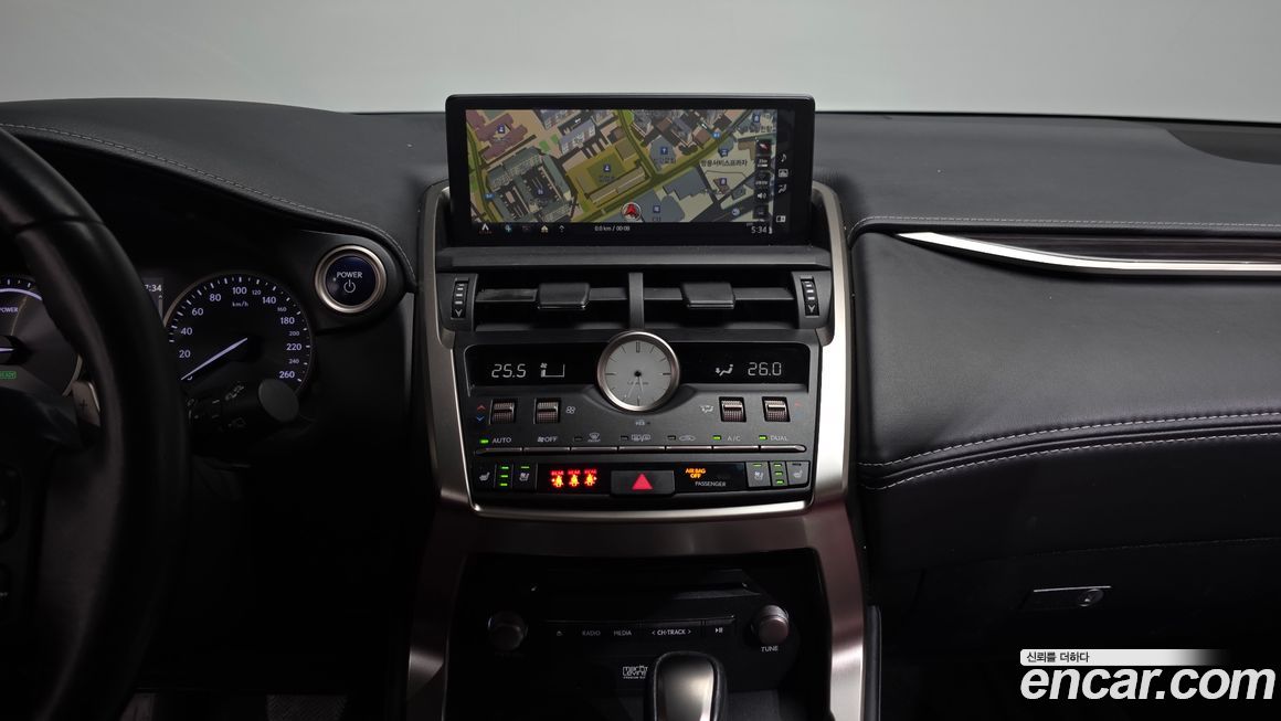Lexus NX 2019