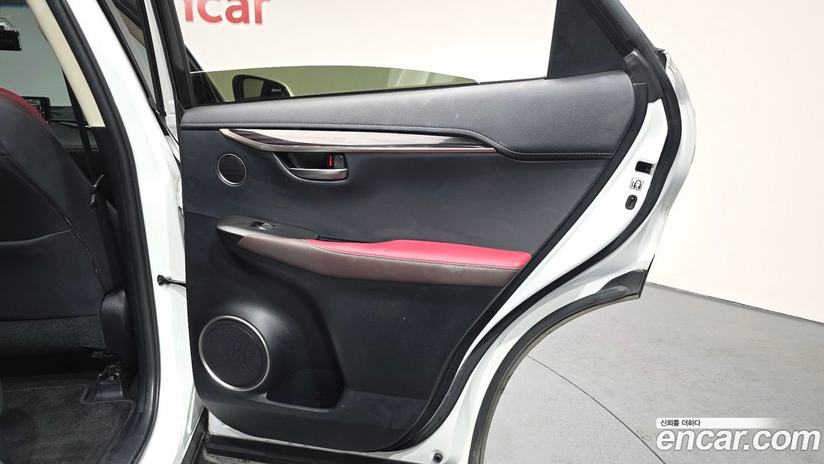 Lexus NX 2019