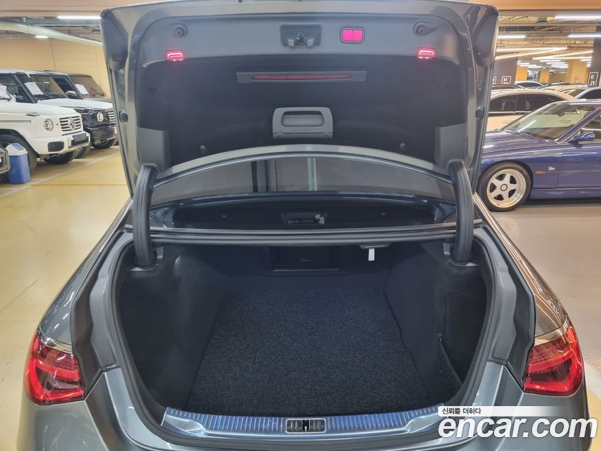 Mercedes-Benz S-Class 2021