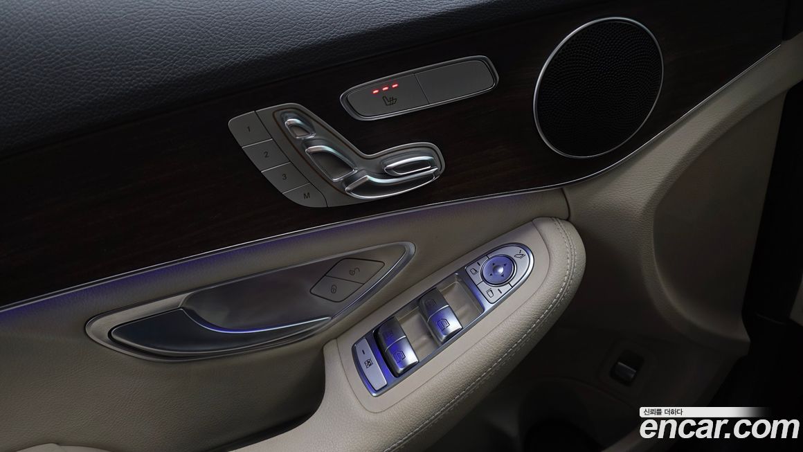 Mercedes-Benz C-Class 2019