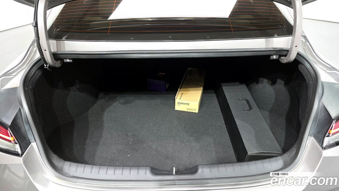 Hyundai AVANTE 2021