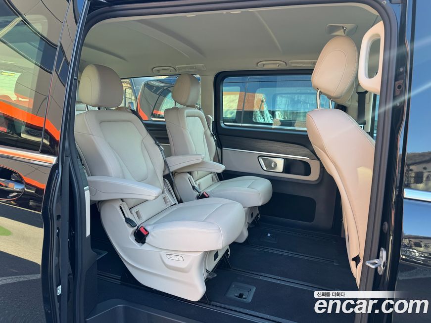 Mercedes-Benz V-Class 2025