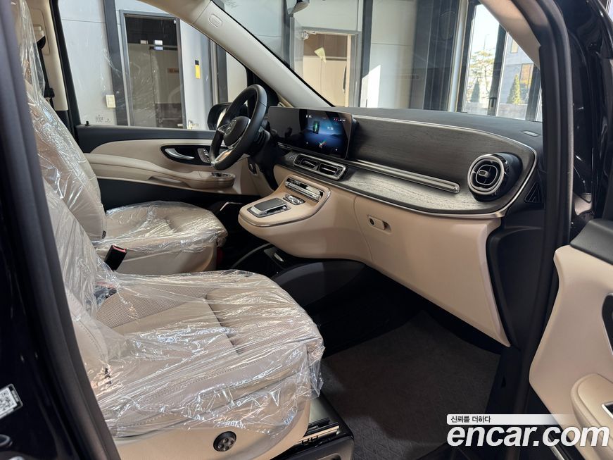 Mercedes-Benz V-Class 2025