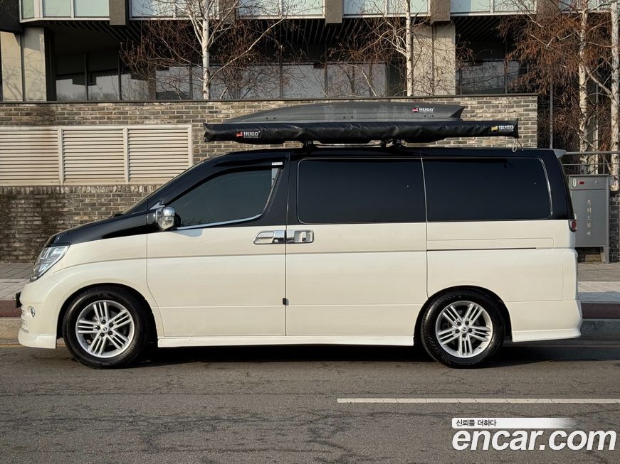 Nissan Elgrand 2004