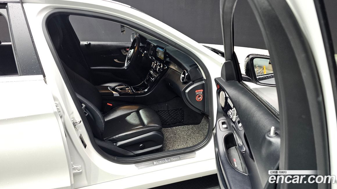 Mercedes-Benz C-Class 2019