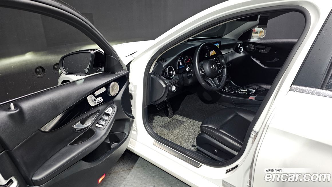 Mercedes-Benz C-Class 2019