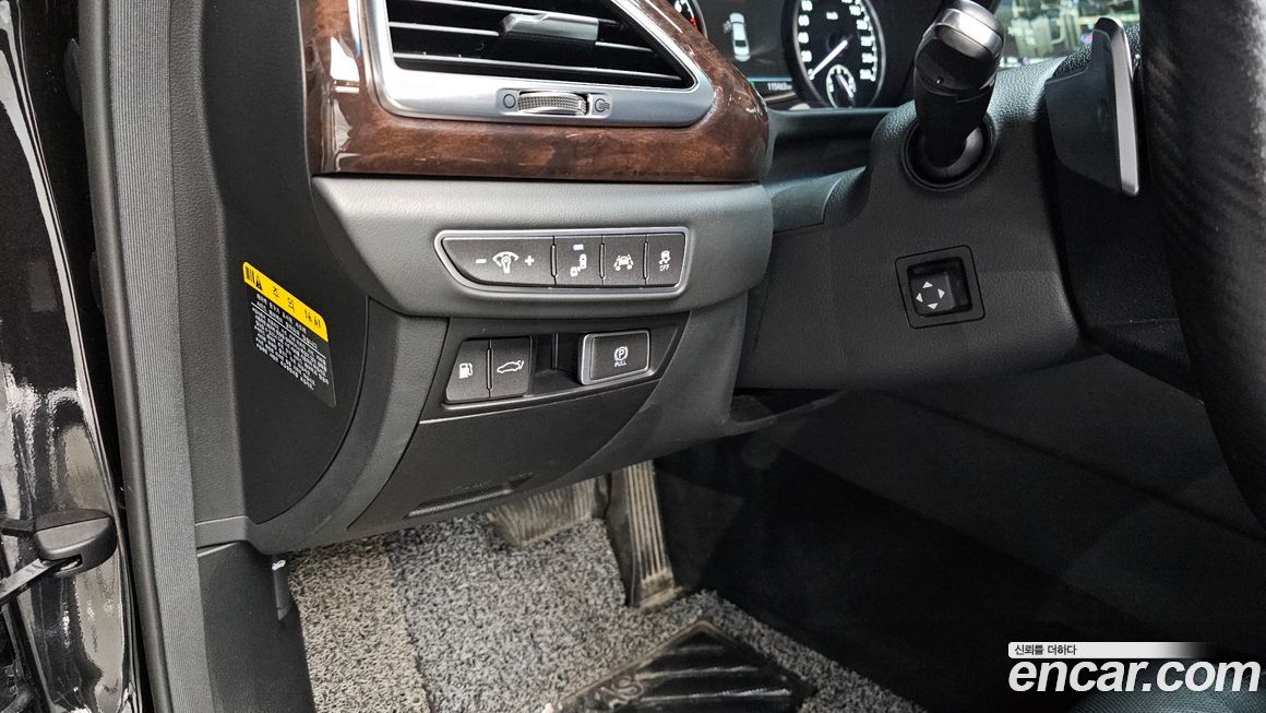Genesis EQ900 2018