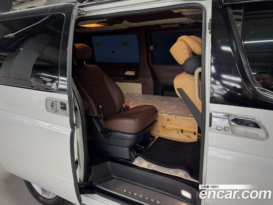 Nissan Elgrand 2004