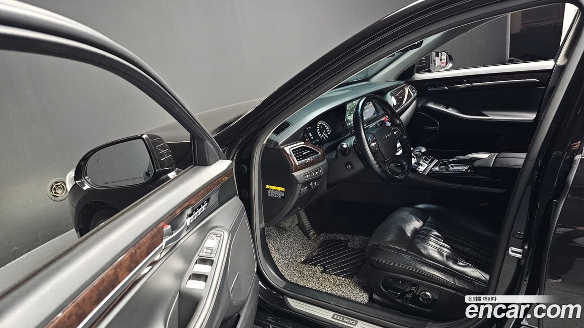 Genesis EQ900 2018