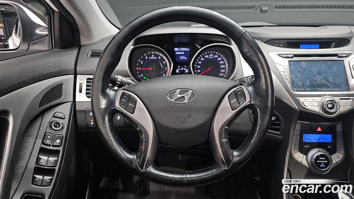 Hyundai AVANTE 2013