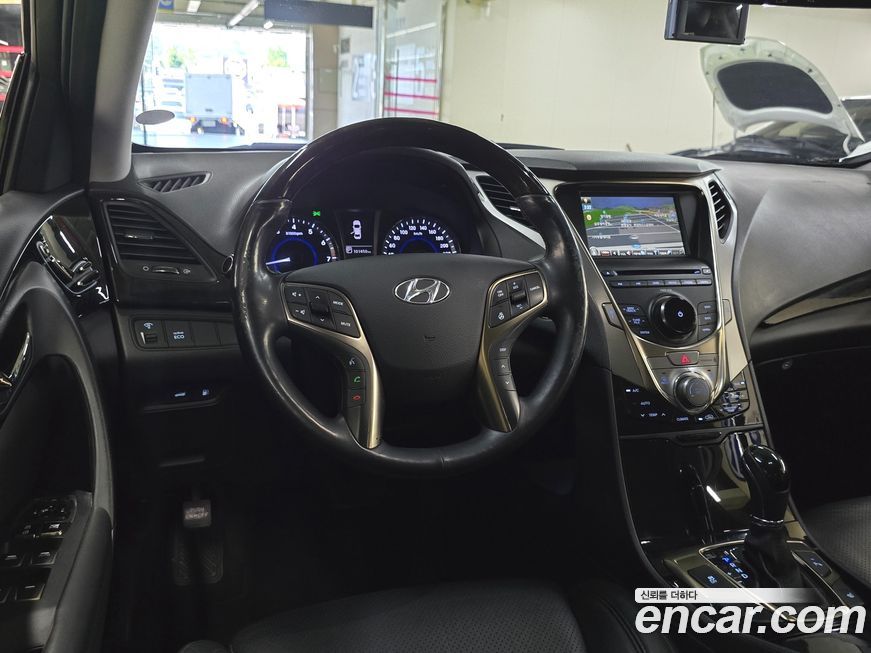 Hyundai Grandeur 2012