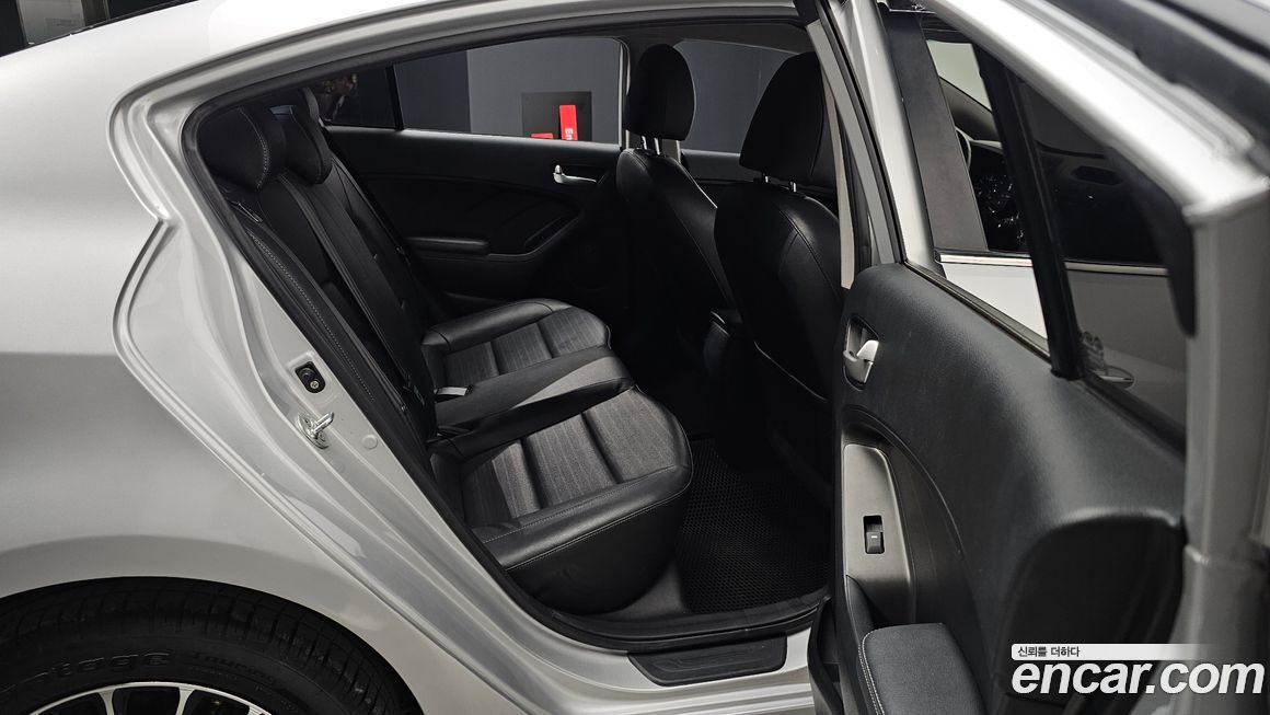 Kia K3 2016