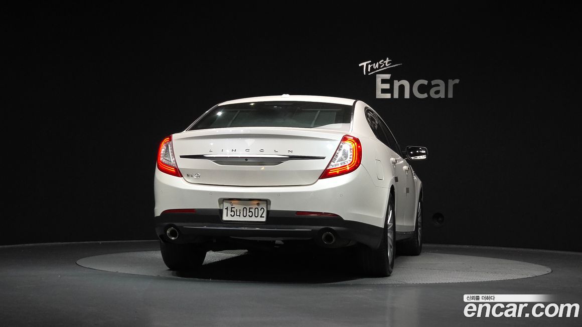 Lincoln MKS 2015