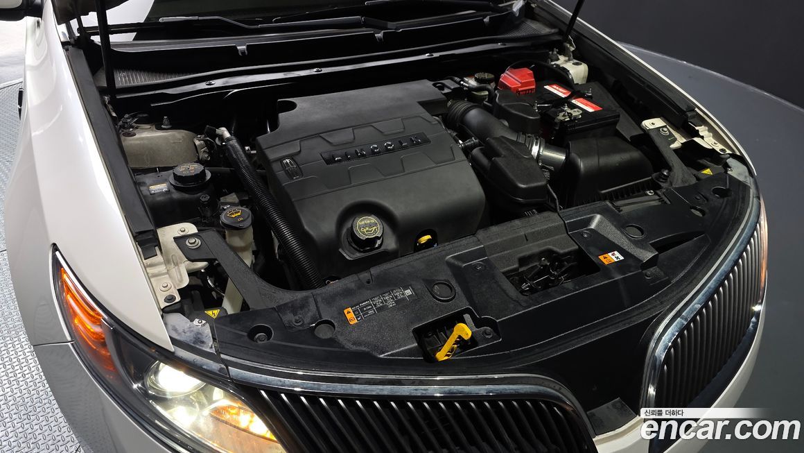 Lincoln MKS 2015