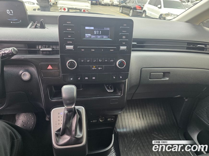 Hyundai Staria 2024