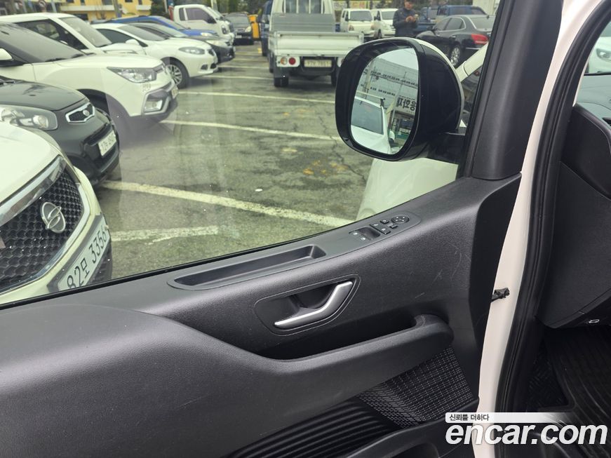 Hyundai Staria 2024