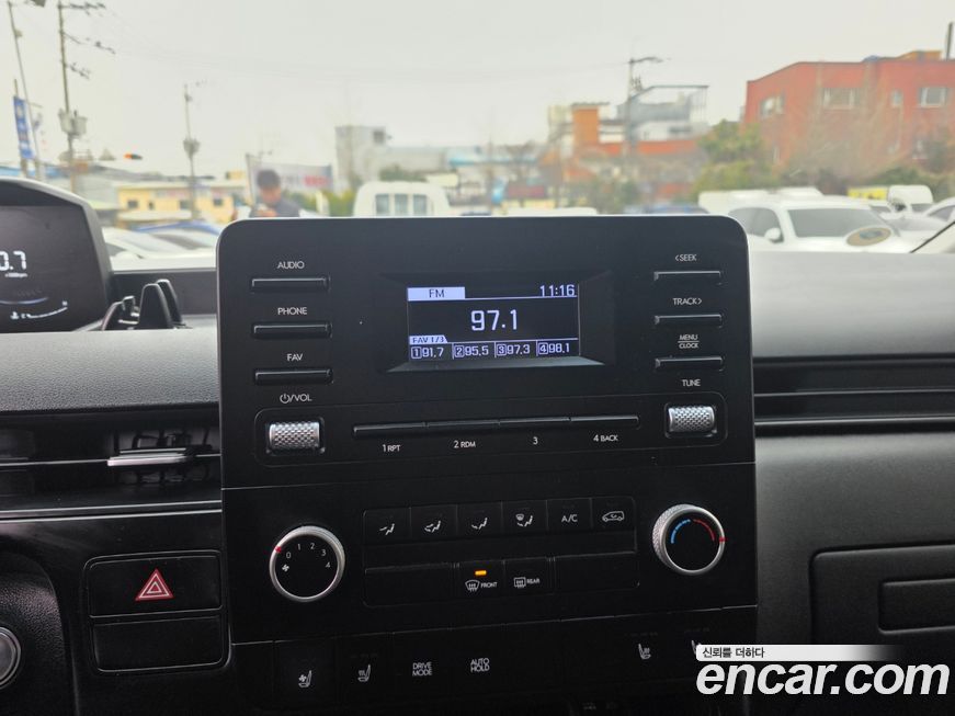 Hyundai Staria 2024