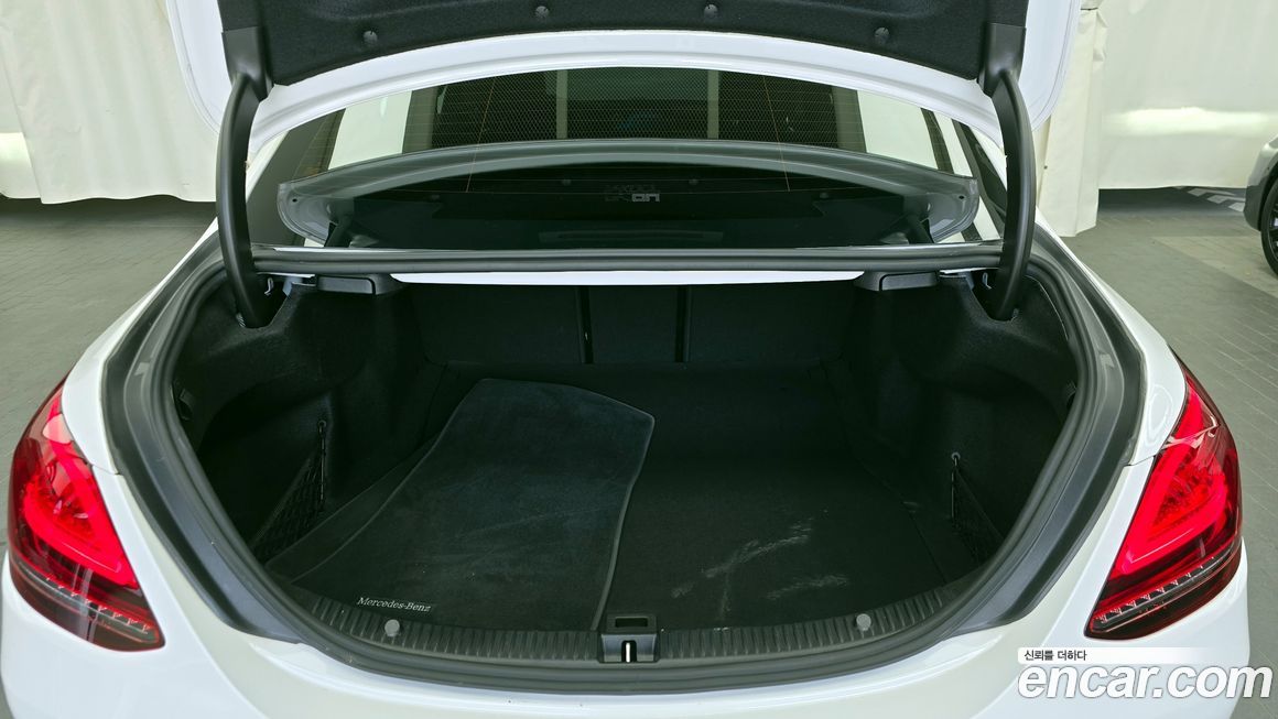 Mercedes-Benz C-Class 2019