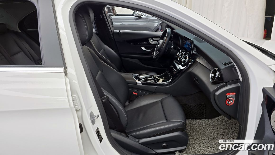 Mercedes-Benz C-Class 2019