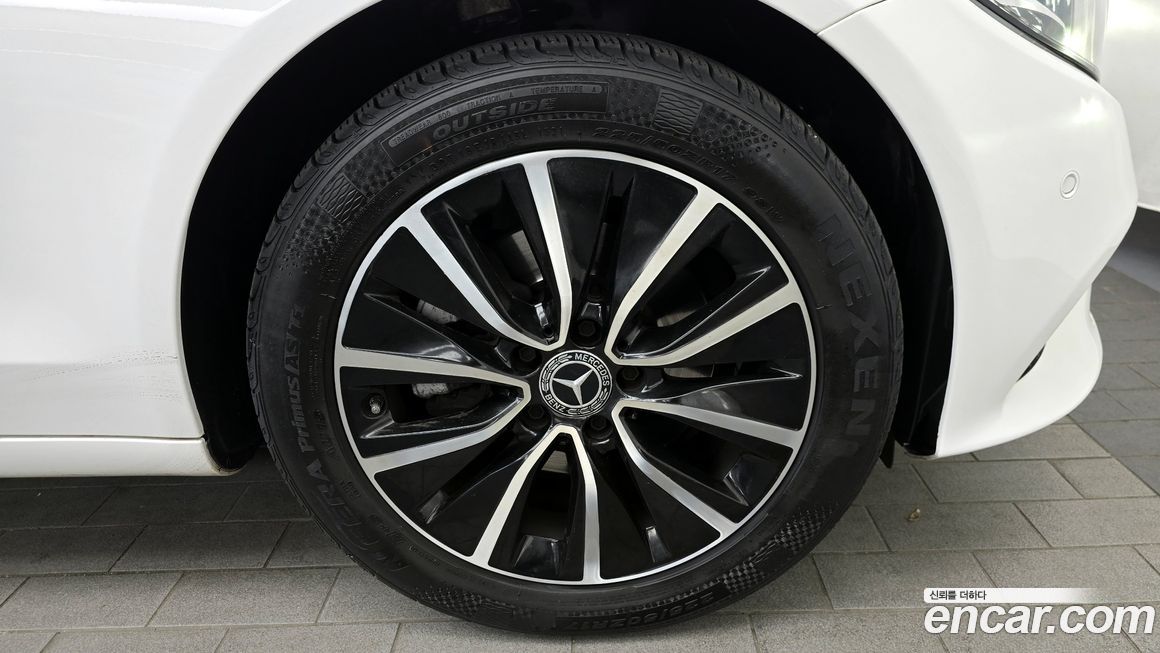 Mercedes-Benz C-Class 2019