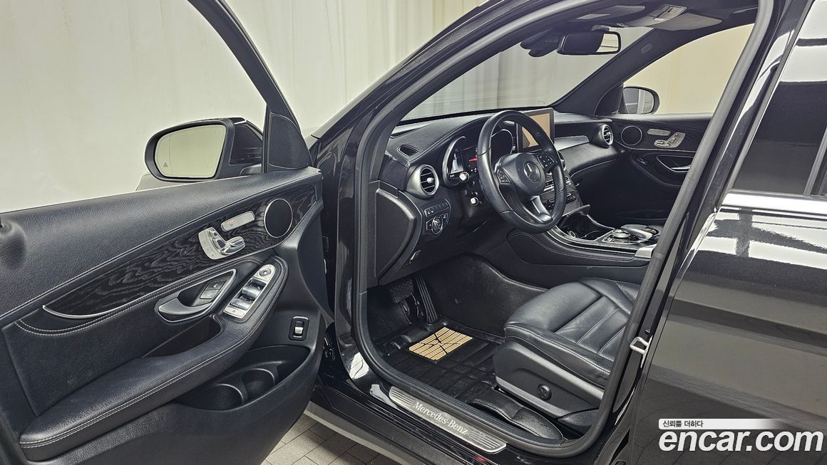 Mercedes-Benz GLC-Class 2018