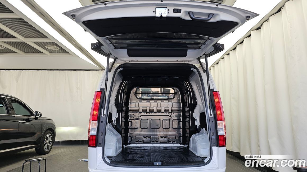 Hyundai Staria 2022