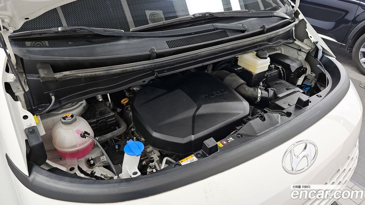 Hyundai Staria 2022