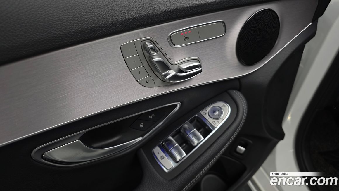 Mercedes-Benz C-Class 2020