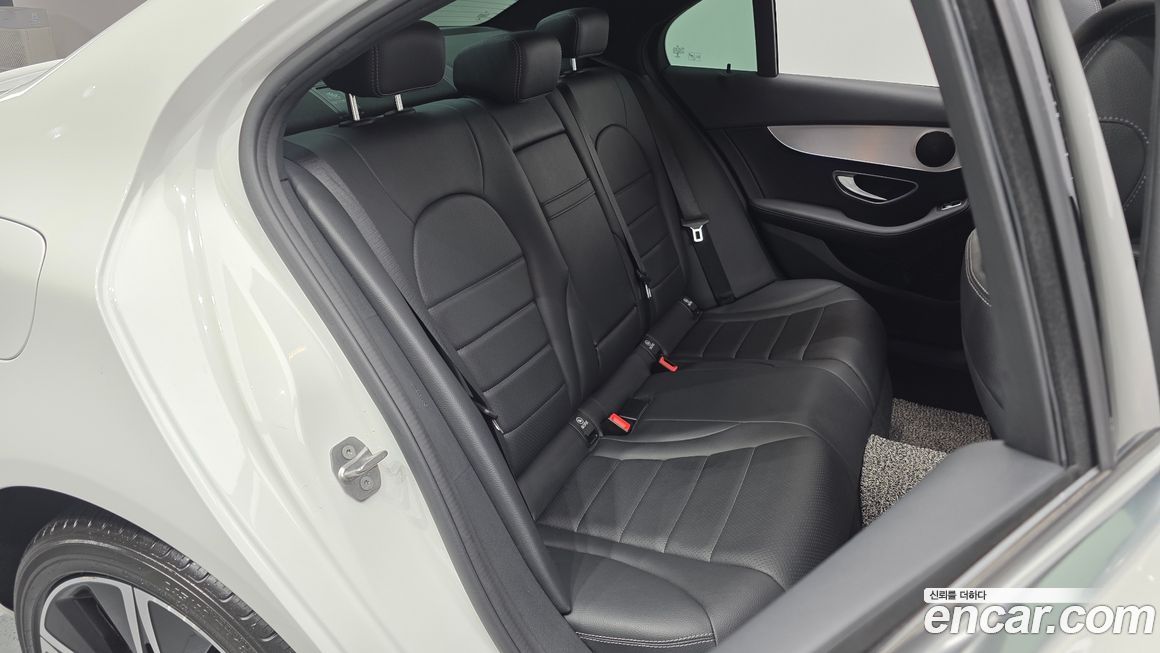 Mercedes-Benz C-Class 2020