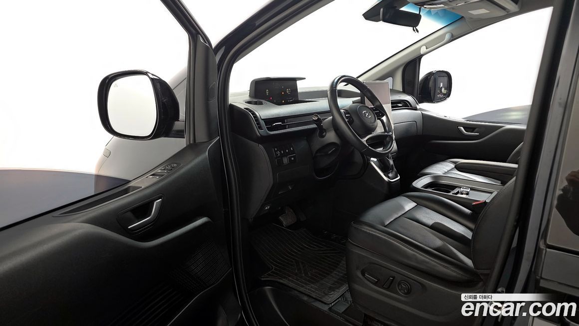 Hyundai Staria 2023