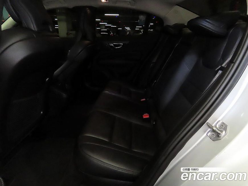 Volvo S60 2022