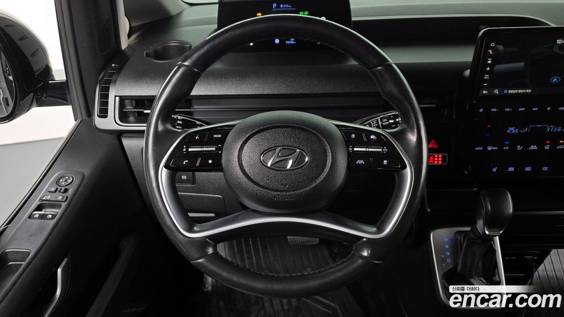 Hyundai Staria 2023