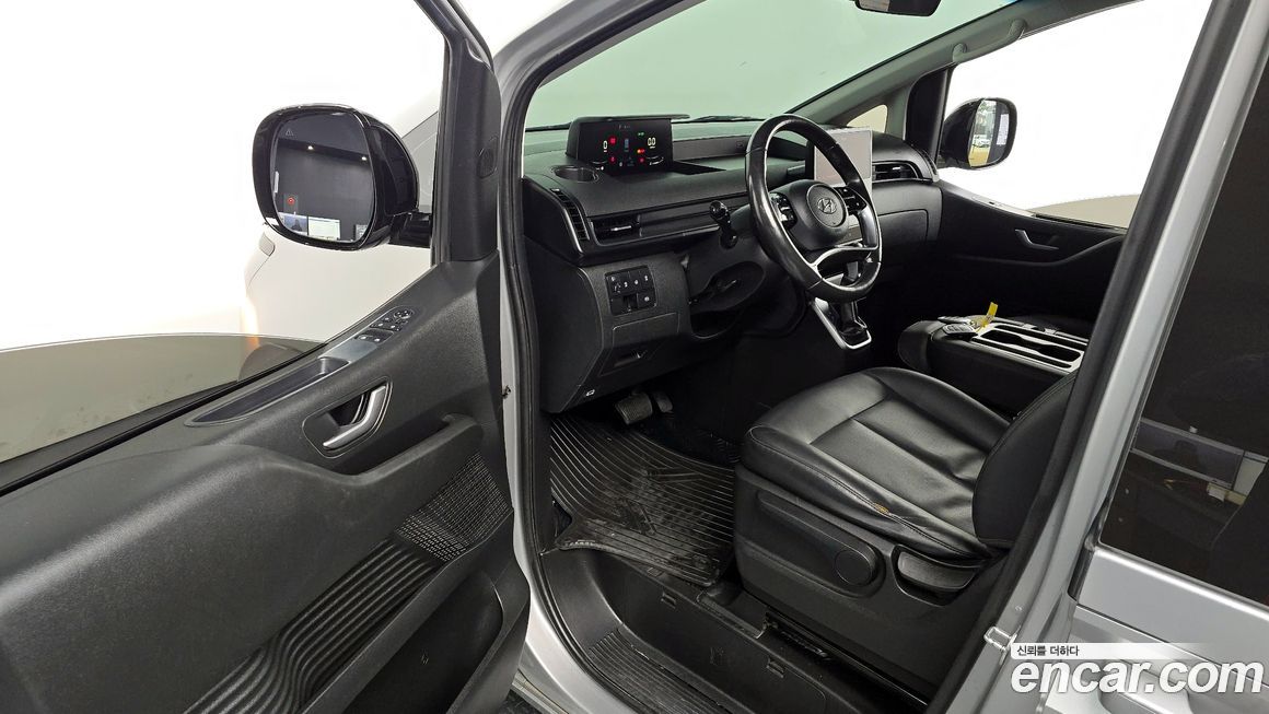 Hyundai Staria 2023