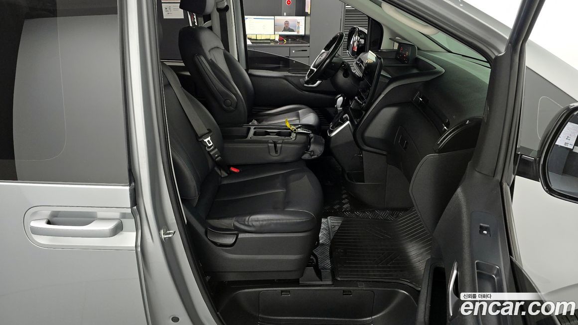 Hyundai Staria 2023