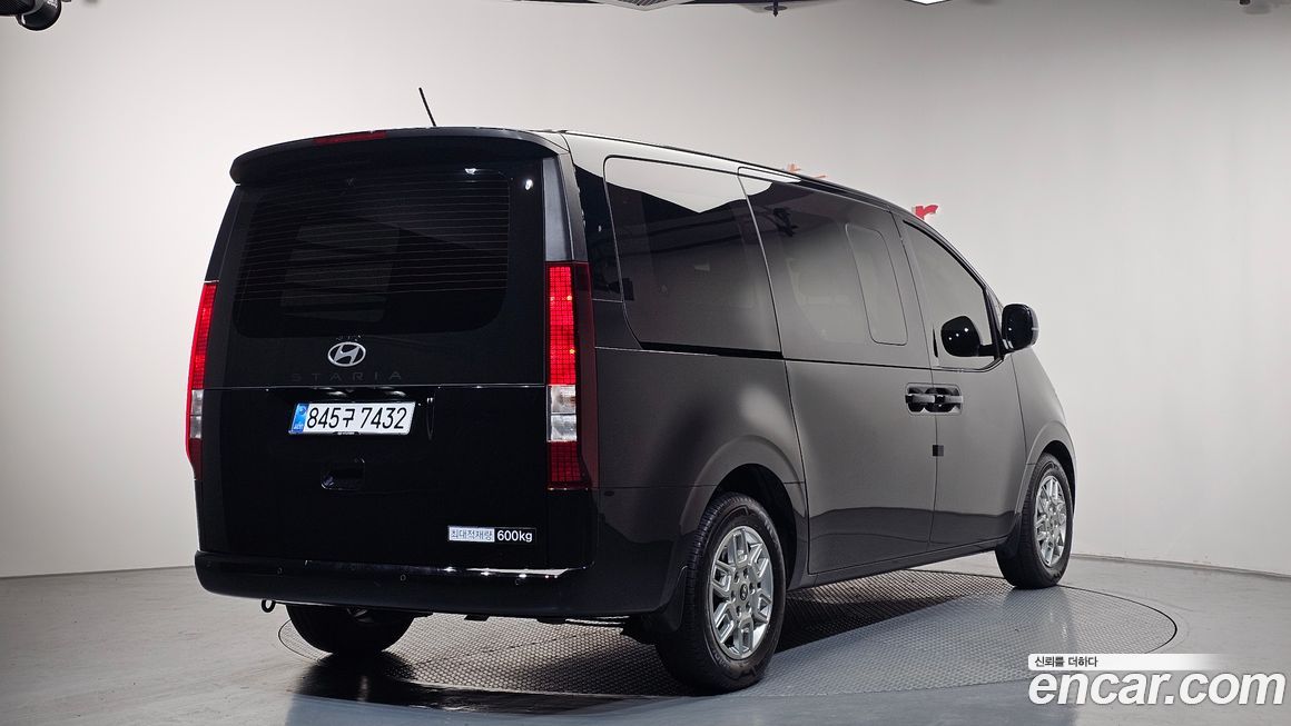 Hyundai Staria 2025