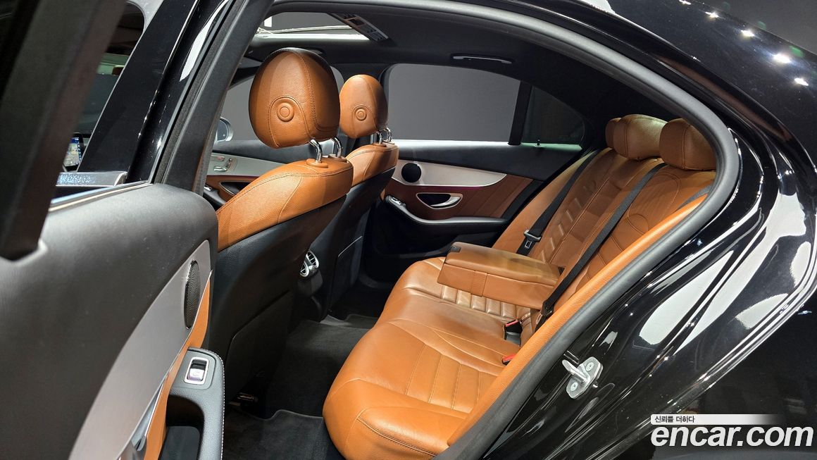 Mercedes-Benz C-Class 2021